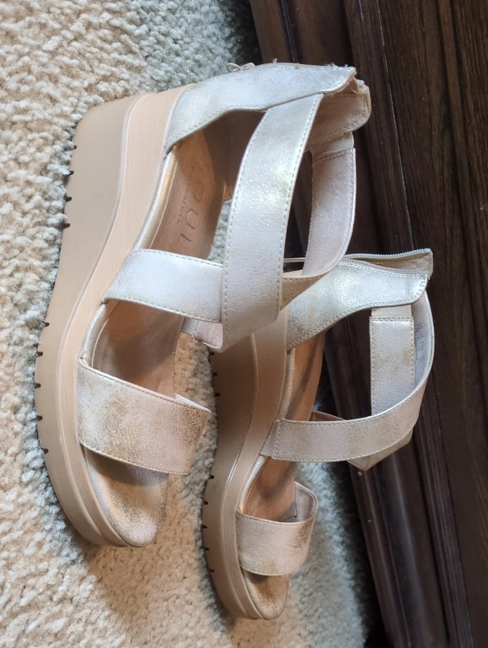 Naturalizer Soul Metallic Gold Women’s Strappy Wedges